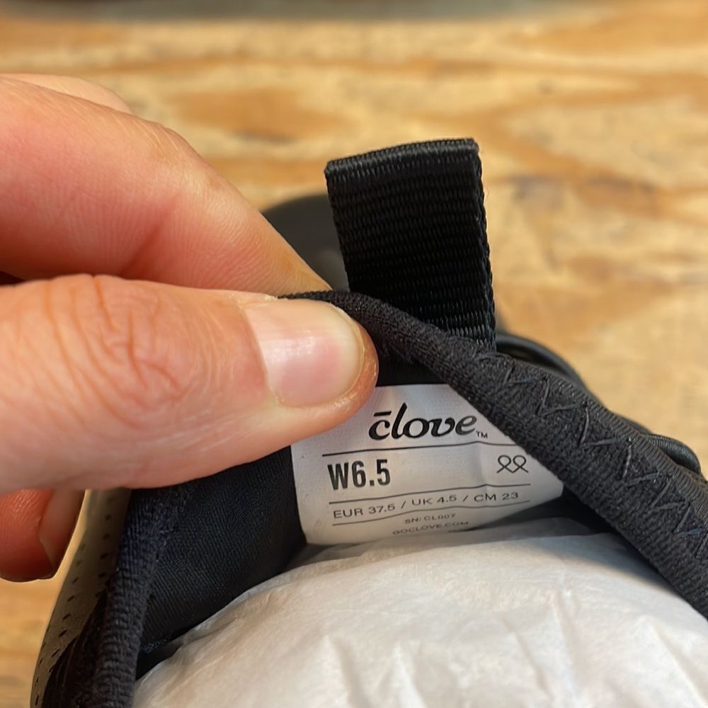 NWT Clove woman’s black tennis shoes - Picture 15 of 15